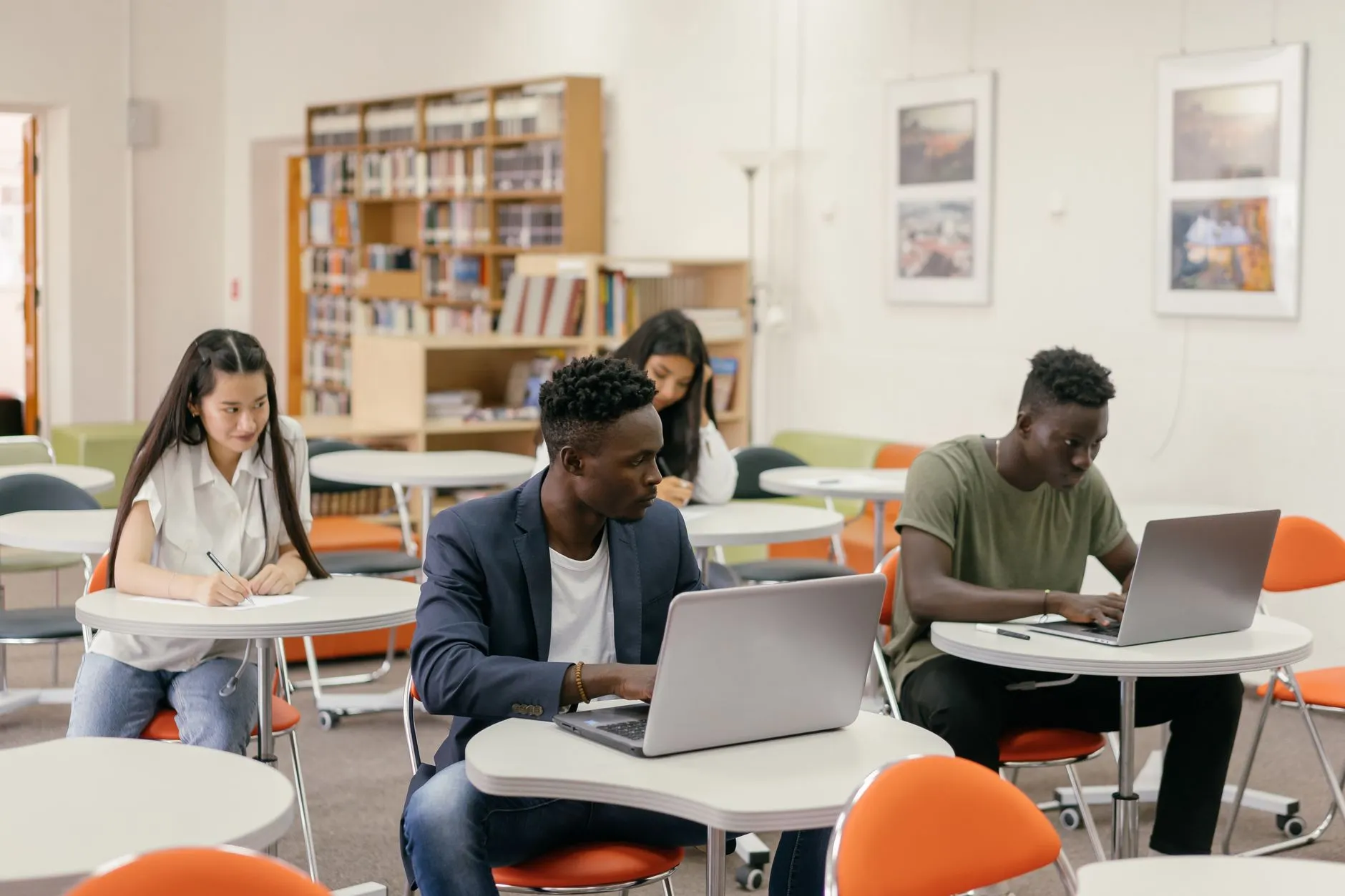 长租公寓智能化改造技术方案与租住体验提升实践